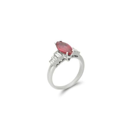 Anillo Oro Blanco, Rubí Y Diamantes. Género: Mujer. Material: Oro blanco. Piedras: Rubies,Diamantes
