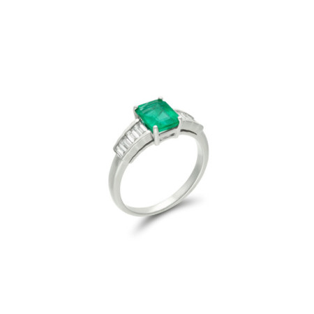 Anillo Oro Blanco, Esmeralda Y Diamantes. Género: Mujer. Material: Oro blanco. Piedras: Diamantes,Esmeraldas