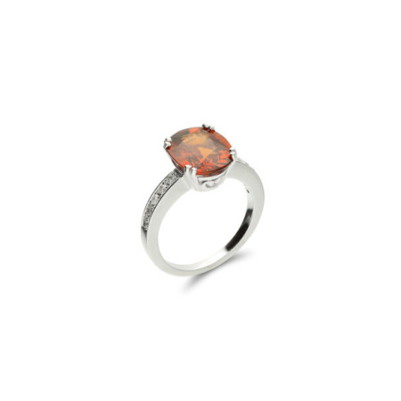 Anillo Oro Blanco, Granate Y Diamantes. Género: Mujer. Material: Oro blanco. Piedras: Granate,Diamantes
