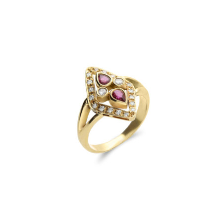 Anillo Oro Amarillo, Rubíes Y Diamantes. Género: Mujer. Material: Oro amarillo. Piedras: Diamantes,Rubies