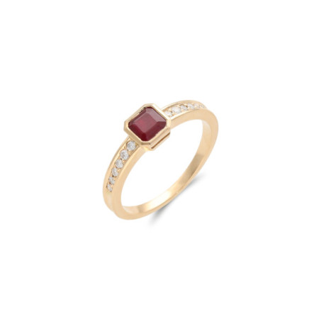 Anillo Oro Amarillo, Rubí Y Diamantes. Género: Mujer. Material: Oro amarillo. Piedras: Diamantes,Rubies
