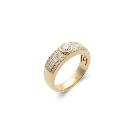 Anillo Oro Amarillo Y Diamantes. Género: Mujer. Material: Oro amarillo. Piedras: Diamantes