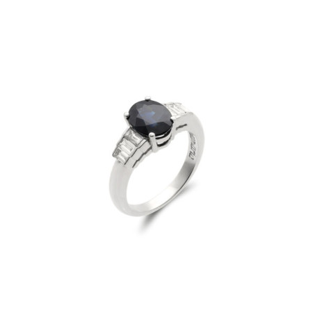 Anillo Oro Blanco, Zafiro Y Diamantes. Género: Mujer. Material: Oro blanco. Piedras: Diamantes,Zafiros