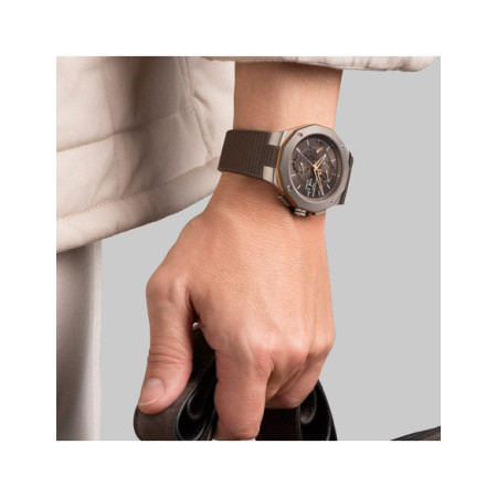 Reloj Baume Et Mercier Riviera M0A10722. Género: Hombre. Material: Acero,Titanio. Tamaño: De 43mm a 46mm. Correa: Caucho. Color esfera: Gris. Estilo: Casual. Movimiento: Automático. Características técnicas: Hora y segundero,Calendario,Cronógrafo,Reserva de marcha