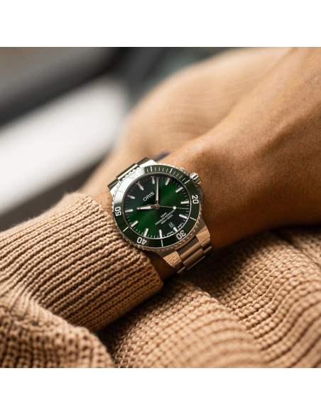Reloj Oris Aquis Date 01 733 7787 4157-07 8 22 04PEB