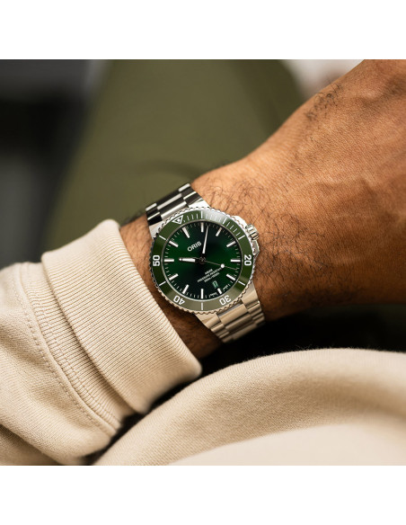Reloj Oris Aquis Date 01 733 7787 4157-07 8 22 04PEB