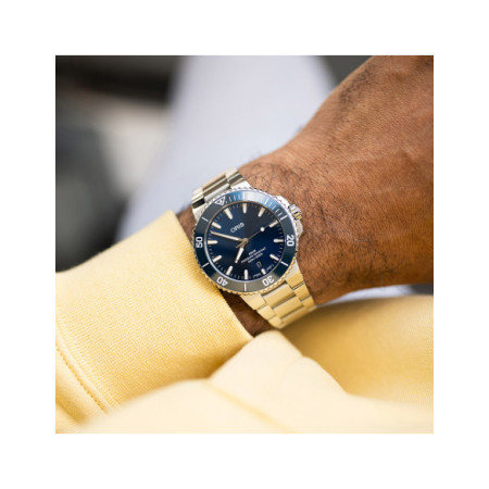 Reloj Oris Aquis Date 01 733 7787 4135-07 8 22 04PEB. Género: Mujer,Hombre. Material: Acero. Tamaño: De 39mm a 42mm. Correa: Acero. Color esfera: Azul. Estilo: Casual,Cocktail,Deportivo. Movimiento: Automático. Características técnicas: Hora y segundero,Calendario,Reserva de marcha