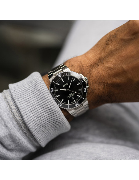 Reloj Oris Aquis Date 01 733 7789 4154-07 8 23 04PEB