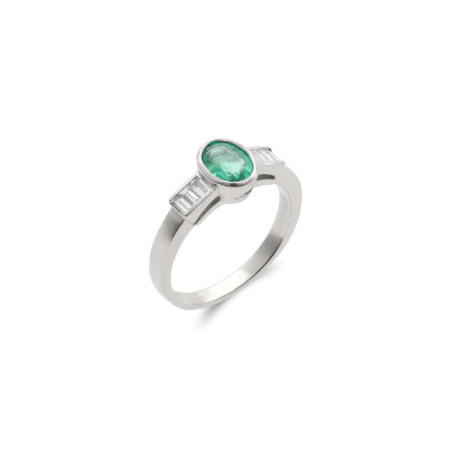 Anillo Oro Blanco, Esmeralda Y Diamantes. Género: Mujer. Material: Oro blanco. Piedras: Diamantes,Esmeraldas
