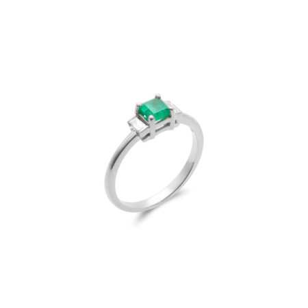Anillo Oro Blanco, Esmeralda Y Diamantes. Género: Mujer. Material: Oro blanco. Piedras: Diamantes,Esmeraldas