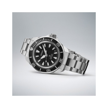 Reloj Seiko Prospex Mar Samurai SRPL13K1. Género: Hombre. Material: Acero. Tamaño: De 39mm a 42mm. Correa: Acero. Color esfera: Negro. Estilo: Casual,Deportivo. Movimiento: Automático. Características técnicas: Hora y segundero,Calendario,Reserva de marcha