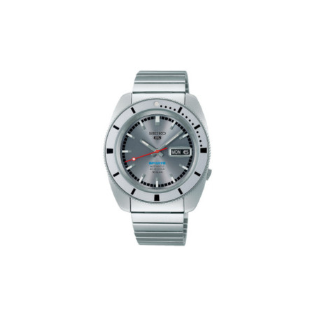 Reloj Seiko 5 Sports SKX Series SRPL03K1. Género: Hombre. Material: Acero. Tamaño: De 32mm a 38mm. Correa: Acero. Color esfera: Plata. Estilo: Deportivo. Movimiento: Automático. Características técnicas: Hora y segundero,Calendario,Reserva de marcha