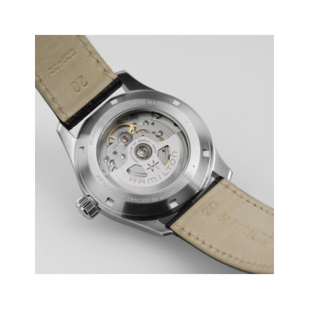Reloj Hamilton Khaki Field Murph H70405710. Género: Hombre. Material: Acero. Tamaño: De 32mm a 38mm. Correa: Piel. Color esfera: Blanco. Estilo: Clásico,Cocktail. Movimiento: Automático. Características técnicas: Hora y segundero,Reserva de marcha