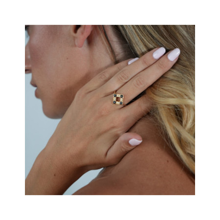 Anillo Oro Amarillo, Diamantes Y Ónix. Género: Mujer. Material: Oro amarillo. Piedras: Diamantes,Onix