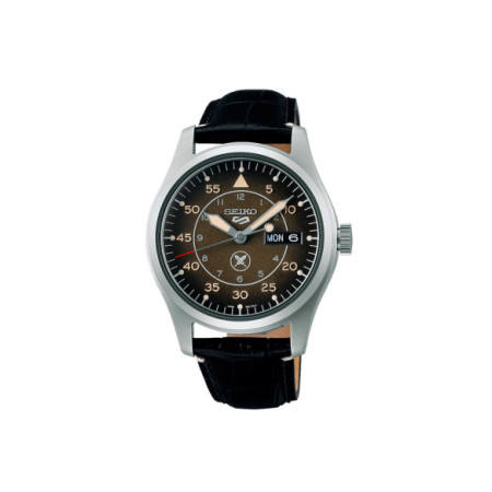 Reloj Seiko 5 Sports Yuto Horigome Limited Edition SRPL31K1. Género: Hombre. Material: Acero. Tamaño: De 39mm a 42mm. Correa: Piel. Color esfera: Otros. Estilo: Deportivo,Casual. Movimiento: Automático. Características técnicas: Hora y segundero,Calendario,Reserva de marcha