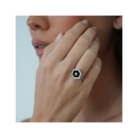 Anillo Oro Blanco, Diamantes Y Ónix. Género: Mujer. Material: Oro blanco. Piedras: Diamantes,Onix