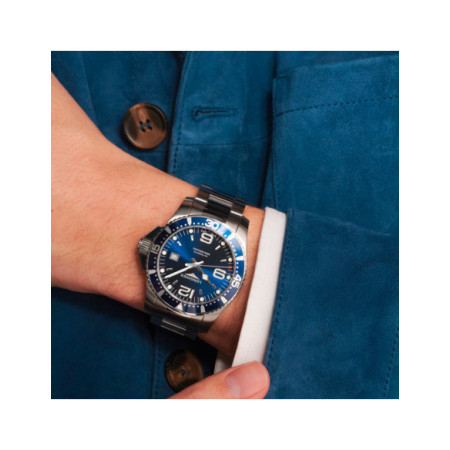 Reloj Longines HydroConquest L3.841.4.96.6. Género: Hombre. Material: Acero. Tamaño: De 43mm a 46mm. Correa: Acero. Color esfera: Azul. Estilo: Deportivo. Movimiento: Automático. Características técnicas: Hora y segundero,Calendario,Reserva de marcha