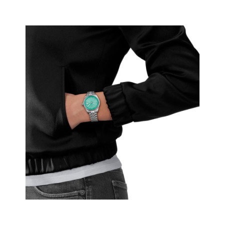 Reloj Tissot Ballade 34mm T156.210.11.091.00. Género: Mujer. Material: Acero. Tamaño: De 32mm a 38mm. Correa: Caucho. Color esfera: Verde. Estilo: Casual. Movimiento: Cuarzo. Características técnicas: Hora y segundero,Calendario