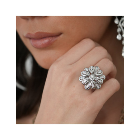 Anillo Oro Blanco Y Diamantes. Género: Mujer. Material: Oro blanco. Piedras: Diamantes
