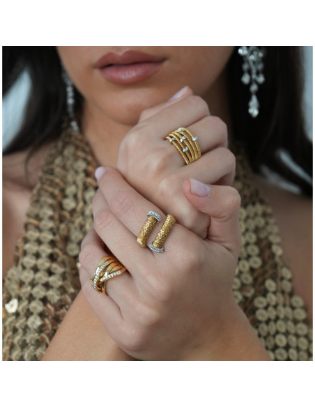 Anillo Oro Amarillo-Blanco Y Titanio Con Diamantes