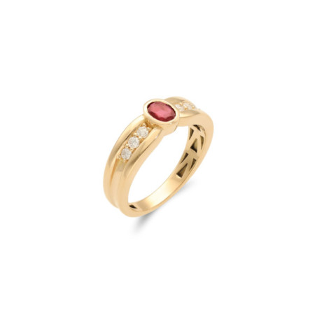 Anillo Oro Amarillo, Rubí Y Diamantes. Género: Mujer. Material: Oro amarillo. Piedras: Diamantes,Rubies