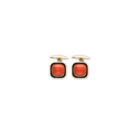 Gemelos Oro Amarillo, Coral Y Esmalte Negro. Género: Hombre. Material: Oro amarillo. Piedras: Coral