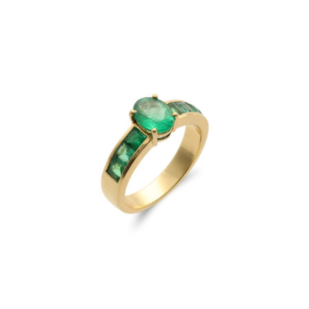 Anillo Oro Amarillo Y Esmeraldas. Género: Mujer. Material: Oro amarillo. Piedras: Esmeraldas