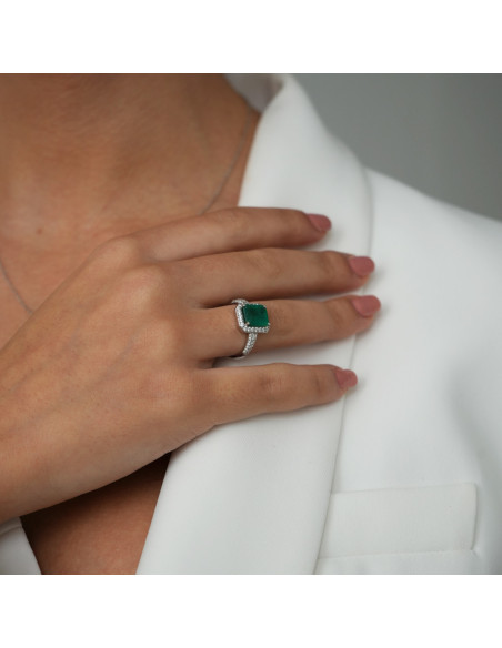 Anillo Oro Blanco, Esmeralda Y Diamantes
