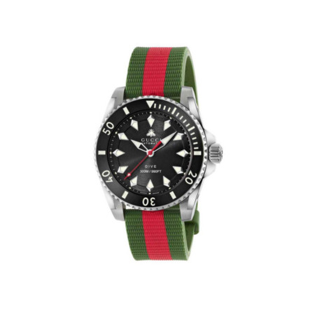 Reloj Gucci Dive YA136349. Género: Hombre. Material: Acero. Tamaño: De 39mm a 42mm. Correa: Goma. Color esfera: Negro. Estilo: Casual. Movimiento: Automático. Características técnicas: Hora y segundero,Reserva de marcha