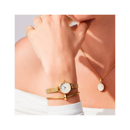 Reloj Bering Classic 11022-334. Género: Mujer. Material: Acero. Tamaño: Menos de 32mm. Correa: Acero. Color esfera: Blanco. Estilo: Clásico. Movimiento: Cuarzo. Características técnicas: Solo hora