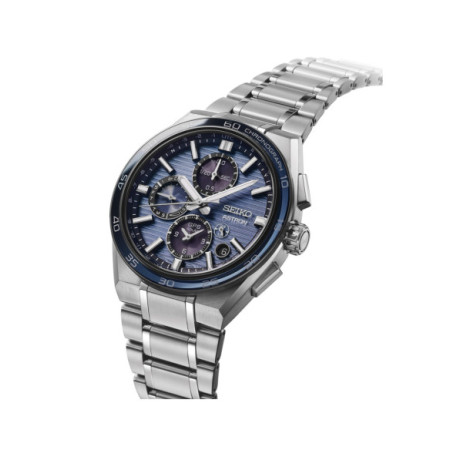 Reloj Seiko Astron SSH175J1. Género: Hombre. Material: Titanio. Tamaño: De 43mm a 46mm. Correa: Titanio. Color esfera: Azul. Estilo: Deportivo. Movimiento: Solar. Características técnicas: Hora y segundero,Cronógrafo,Calendario,Multifunción