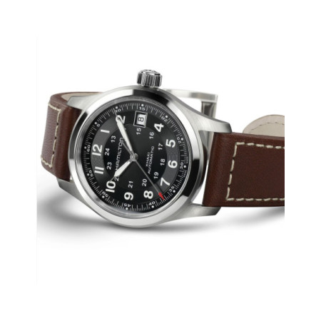 Reloj Hamilton Khaki Field Auto H70455533. Género: Hombre. Material: Acero. Tamaño: De 32mm a 38mm. Correa: Piel. Color esfera: Negro. Estilo: Casual. Movimiento: Automático. Características técnicas: Hora y segundero,Calendario,Reserva de marcha