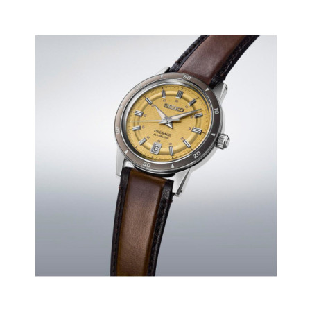 Reloj Seiko Presage SRPL75J1. Género: Hombre. Material: Acero. Tamaño: De 39mm a 42mm. Correa: Piel. Color esfera: Dorada. Estilo: Casual. Movimiento: Automático. Características técnicas: Hora y segundero,Calendario,Reserva de marcha