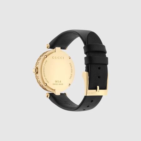 Reloj Gucci Diamantissima YA141404. Género: Mujer. Material: Acero. Tamaño: De 32mm a 38mm. Correa: Piel. Color esfera: Nácar. Estilo: Casual,Cocktail. Movimiento: Cuarzo. Características técnicas: Solo hora