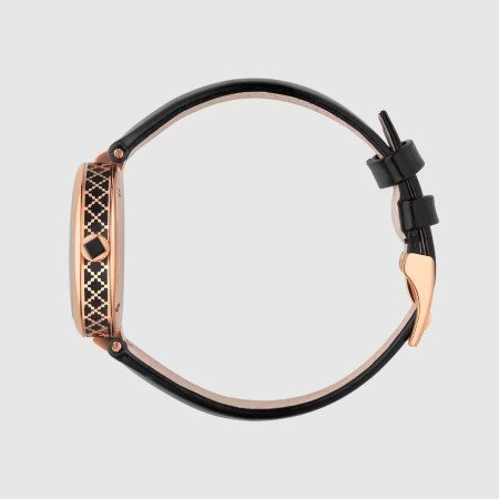 Reloj Gucci Diamantissima YA141401. Género: Mujer. Material: Acero. Tamaño: De 32mm a 38mm. Correa: Piel. Color esfera: Negro. Estilo: Cocktail,Casual. Movimiento: Cuarzo. Características técnicas: Solo hora