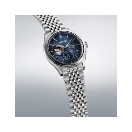Reloj Seiko Presage Classic Series SPB527J1. Género: Hombre. Material: Acero. Tamaño: De 39mm a 42mm. Correa: Acero. Color esfera: Azul. Estilo: Cocktail. Movimiento: Automático. Características técnicas: Hora y segundero,Reserva de marcha