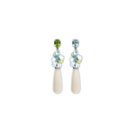 Pendientes Oro Blanco, Coral, Peridoto Y Topacio. Género: Mujer. Material: Oro blanco. Piedras: Peridoto,Topacio azul