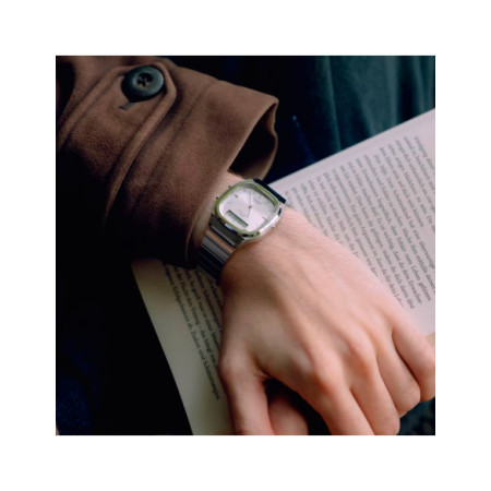 Reloj Casio Vintage Collection AQ-240E-7AEF. Género: Hombre,Mujer. Material: Resina. Tamaño: De 32mm a 38mm. Correa: Acero. Color esfera: Plata. Estilo: Casual. Movimiento: Cuarzo. Características técnicas: Digital,Solo hora