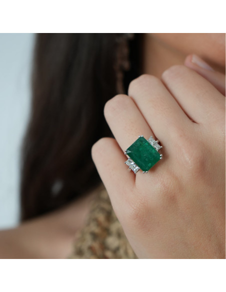 Anillo Oro Blanco, Esmeralda Y Diamantes