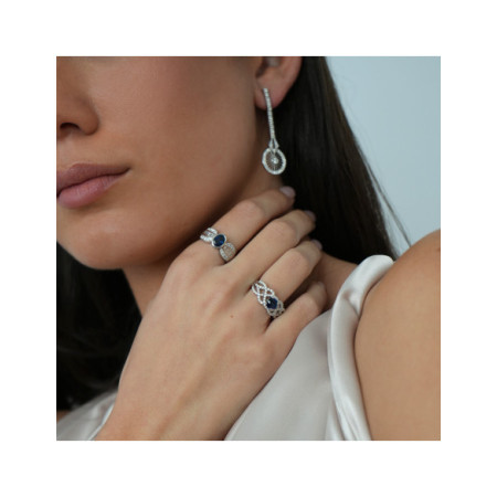Anillo Oro Blanco, Zafiro Y Diamantes. Género: Mujer. Material: Oro blanco. Piedras: Diamantes,Zafiros