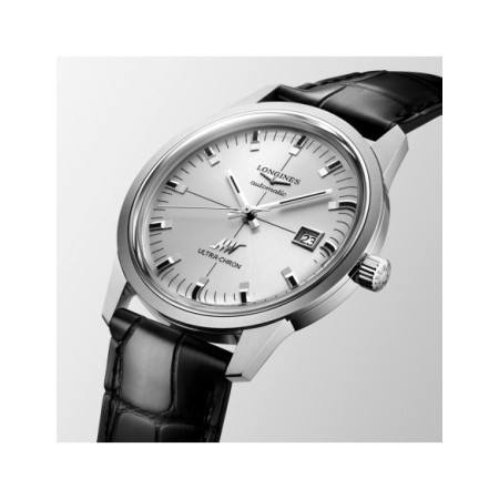 Reloj Longines Ultra-Chron Classic L2.937.4.72.2. Género: Hombre. Material: Acero. Tamaño: De 39mm a 42mm. Correa: Piel. Color esfera: Plata. Estilo: Clásico. Movimiento: Automático. Características técnicas: Calendario,Reserva de marcha,Hora y segundero