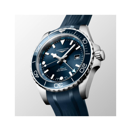 Reloj Longines Hydroconquest GMT L3.890.4.96.9. Género: Hombre. Material: Acero. Tamaño: De 43mm a 46mm. Correa: Caucho. Color esfera: Azul. Estilo: Deportivo. Movimiento: Automático. Características técnicas: Calendario,Hora y segundero,Reserva de marcha