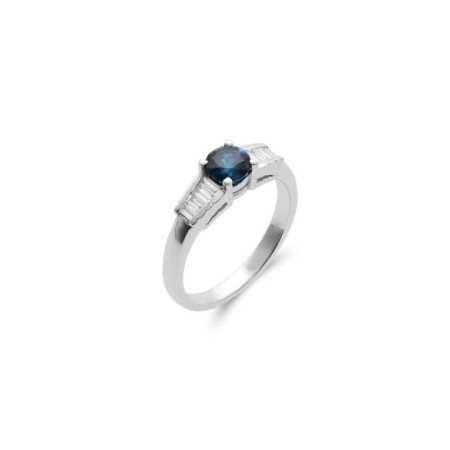 Anillo Oro Blanco, Zafiro Y Diamantes. Género: Mujer. Material: Oro blanco. Piedras: Diamantes,Zafiros