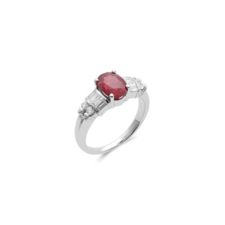 Anillo Oro Blanco, Rubí Y Diamantes. Género: Mujer. Material: Oro blanco. Piedras: Diamantes,Rubies