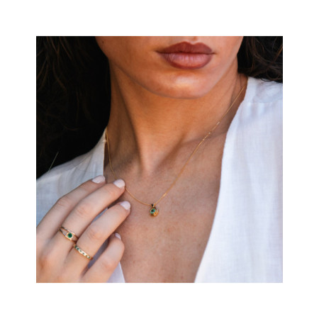 Colgante Oro Amarillo Y Esmeralda. Género: Mujer. Material: Oro amarillo. Piedras: Esmeraldas