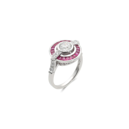 Anillo Oro Blanco, Rubíes Y Diamantes. Género: Mujer. Material: Oro blanco. Piedras: Diamantes,Rubies
