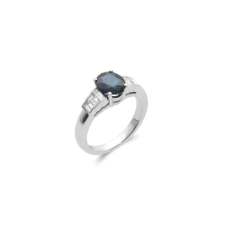 Anillo Oro Blanco, Zafiro Y Diamantes. Género: Mujer. Material: Oro blanco. Piedras: Diamantes,Zafiros