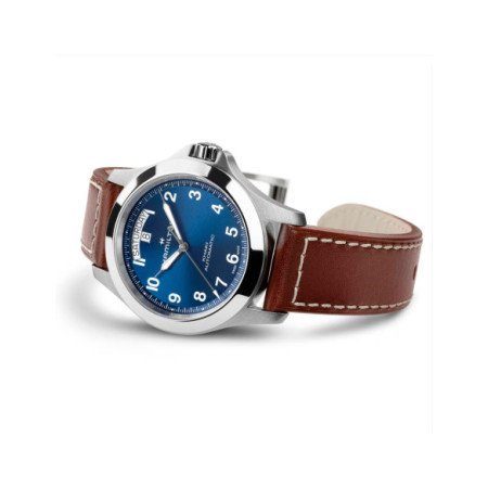 Reloj Hamilton Khaki Field King Day-Date 40MM H64475540. Género: Hombre. Material: Acero. Tamaño: De 39mm a 42mm. Correa: Piel. Color esfera: Azul. Estilo: Clásico. Movimiento: Automático. Características técnicas: Calendario,Reserva de marcha,Hora y segundero
