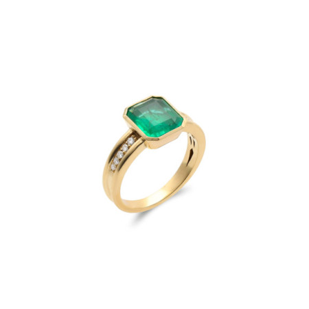 Anillo Oro Amarillo, Esmeralda Y Diamantes. Género: Mujer. Material: Oro amarillo. Piedras: Diamantes,Esmeraldas