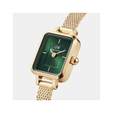 Reloj Daniel Wellington Quadro Mini Evergold DW00100653. Género: Mujer. Material: Acero. Tamaño: Menos de 32mm. Correa: Acero. Color esfera: Verde. Estilo: Clásico. Movimiento: Cuarzo. Características técnicas: Solo hora